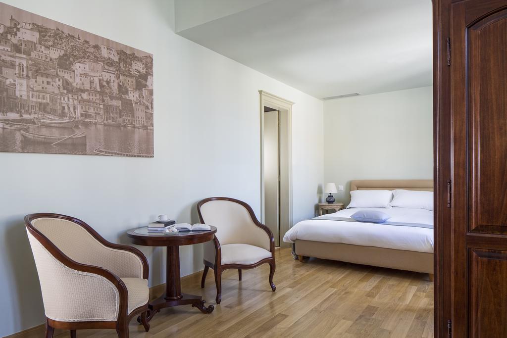Hotel Leto Hydra Екстер'єр фото